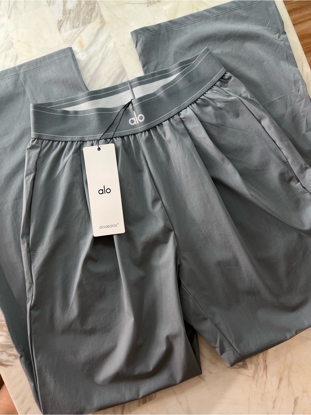 Alo Trousers Gray Performance Pants - Picture 3 of 4
